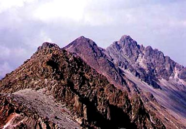 Aguila as seen from Fraile, showing the traverse